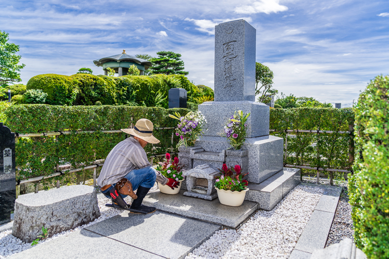 季節の花の植え込み・プランターアレンジ